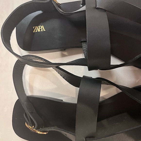 Black flat sandals - Picture 2 of 5